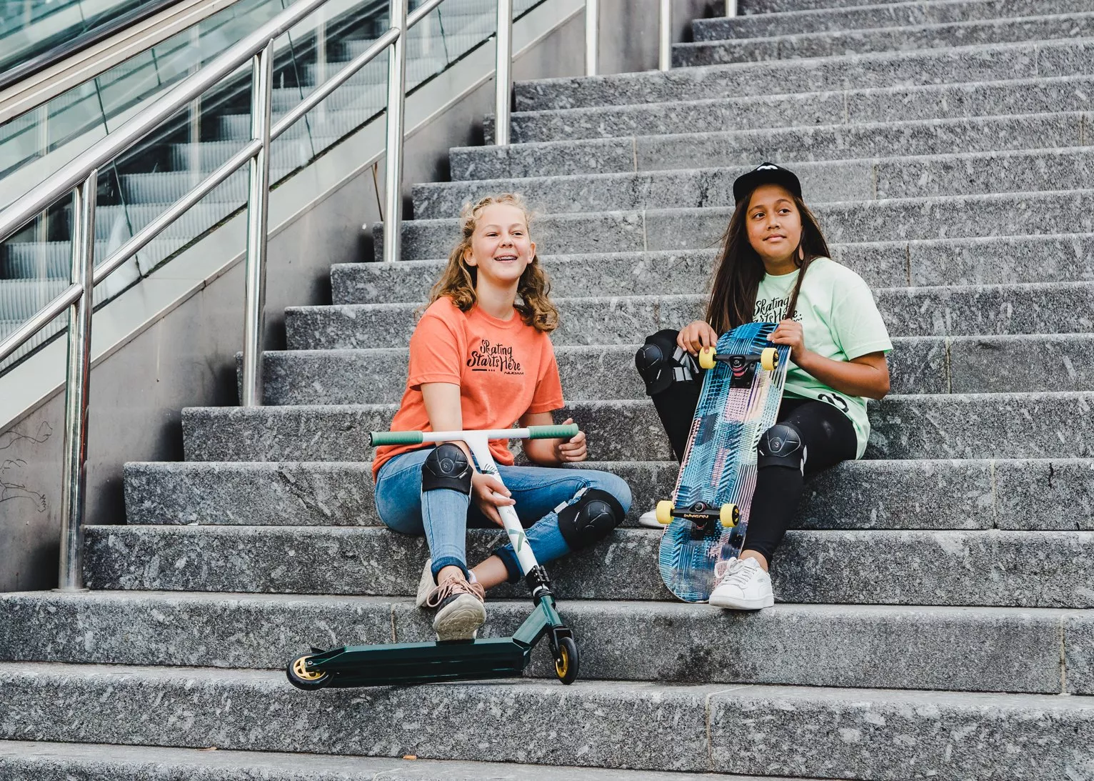 Mid-Level Skateboard Special Edition Neon Chevron blauw